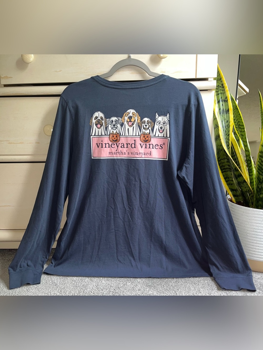 NWT Vineyard Vines Ghost Pups Logo Box Long Sleeve Pocket Tee XL